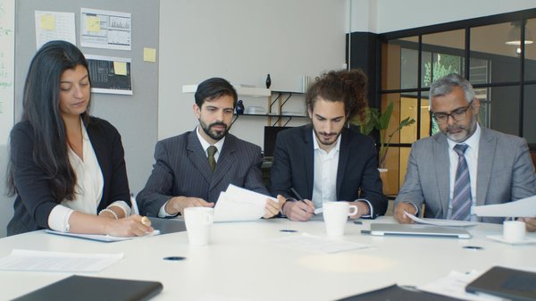 What are the key benefits of using AI in UK marketing efforts?